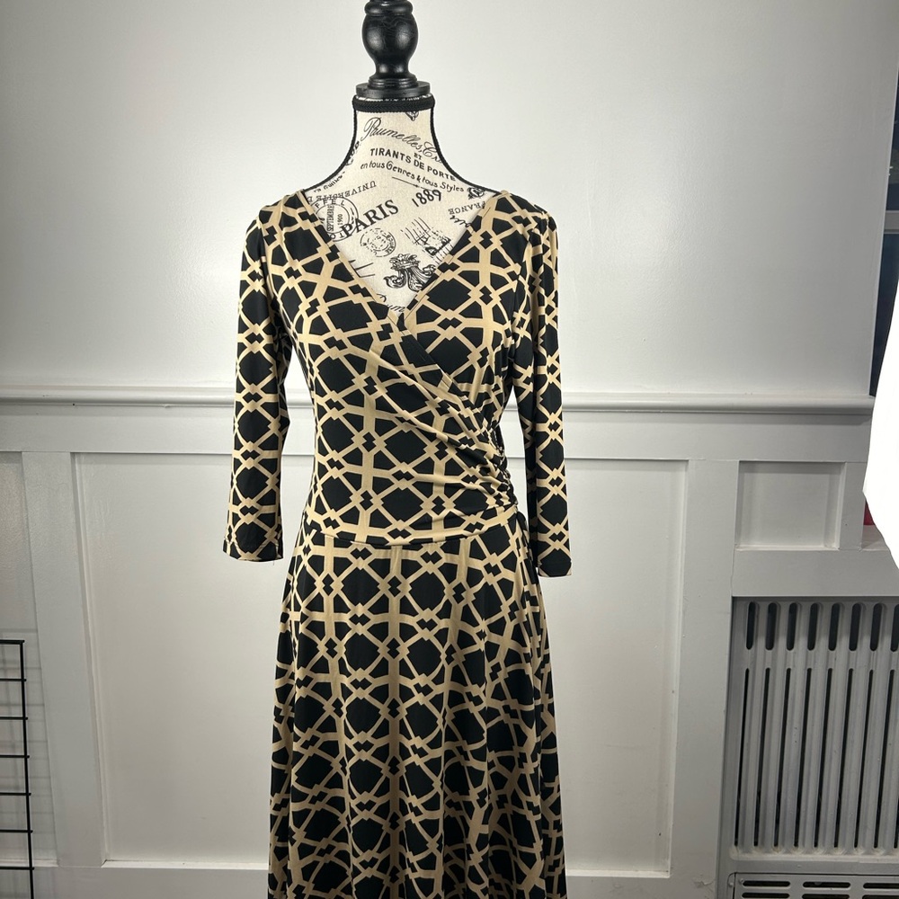 Chic Long Sleeve Black and Tan Dress
